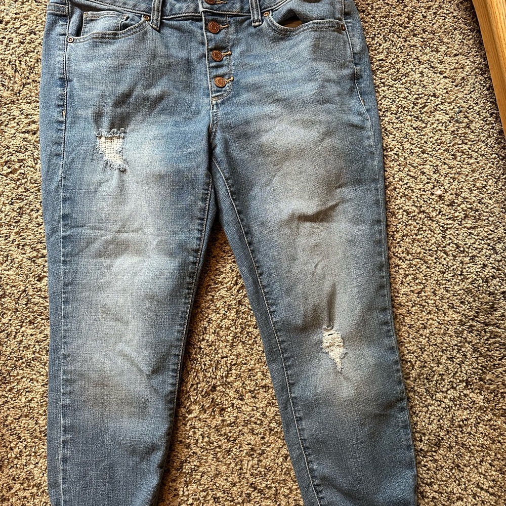 Sonoma Light Blue Distressed Skinny Crop Jeans